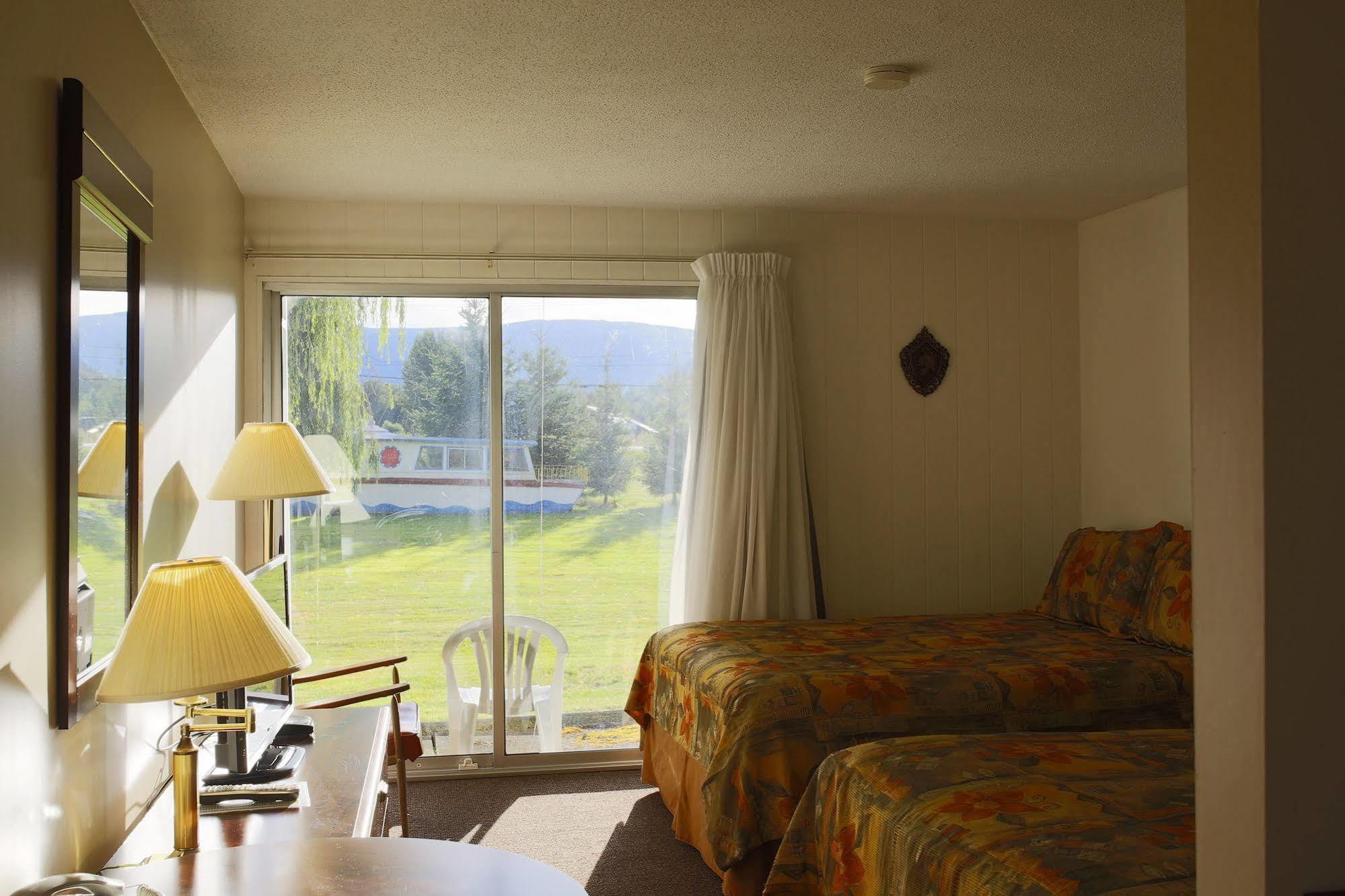 Monashee Motel ซิคามอส ภายนอก รูปภาพ