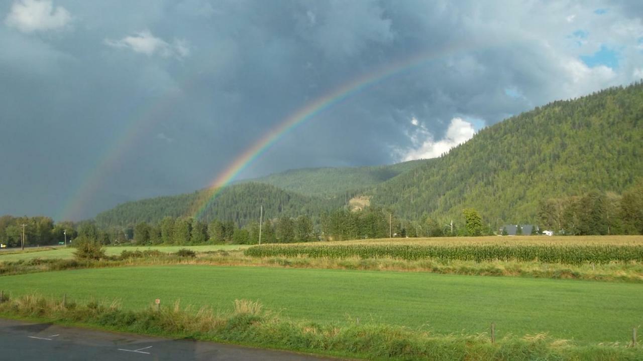 Monashee Motel ซิคามอส ภายนอก รูปภาพ